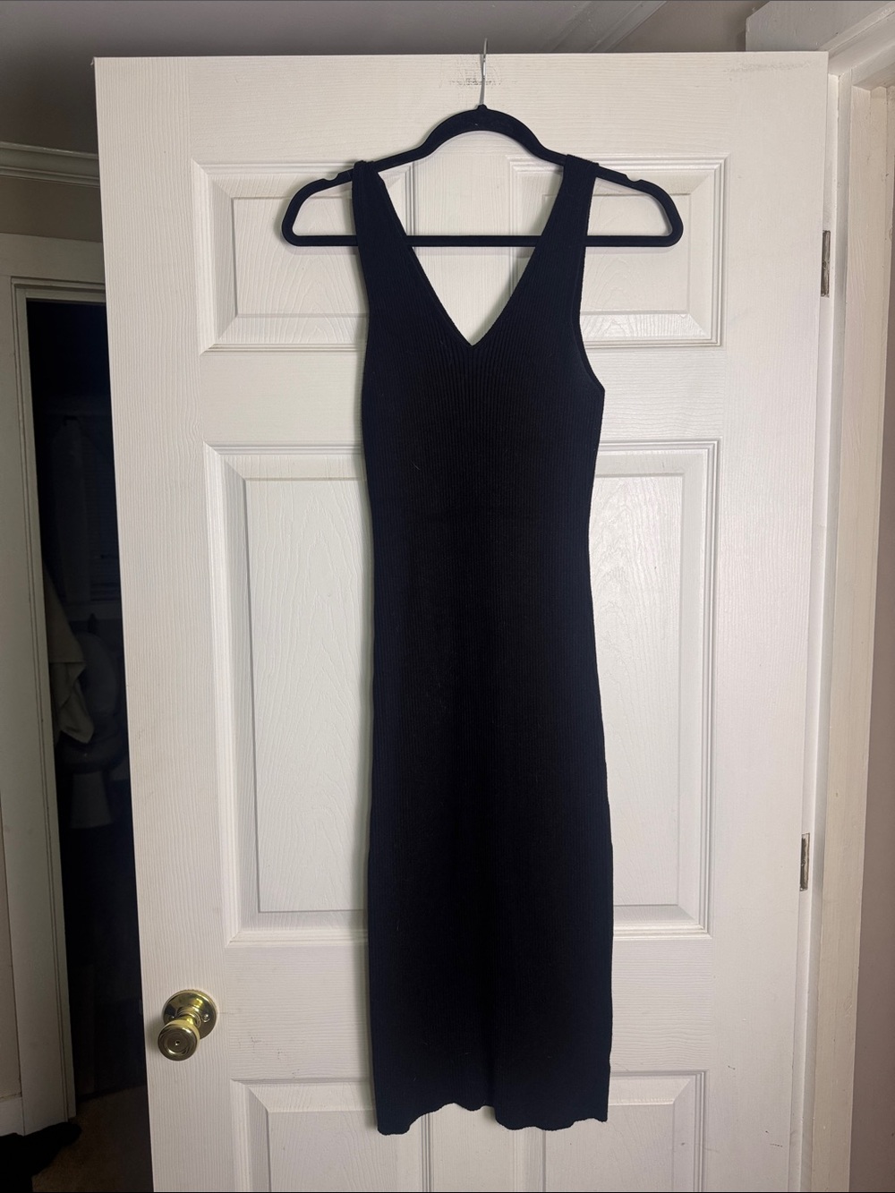 Classic Black V-Neck Ribbed Midi Dress - Women